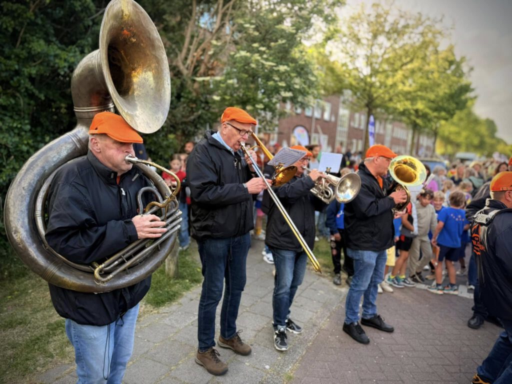 Muziek avondvierdaagse Weesp Driemond