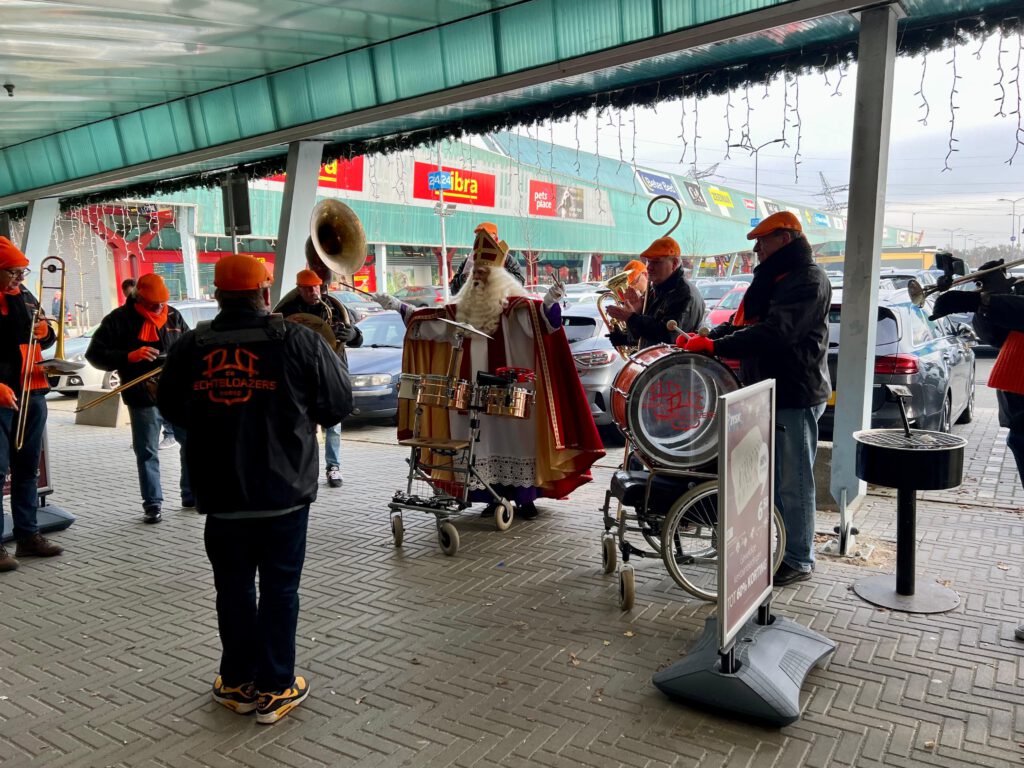 Sinterklaasliedjes in winkelcentrum