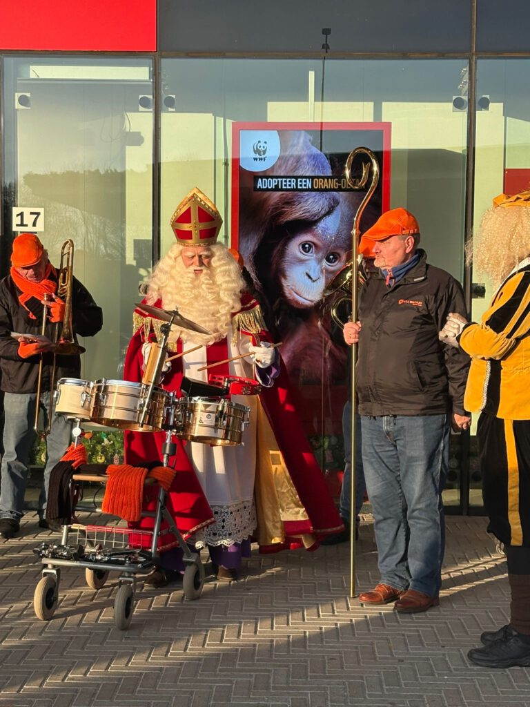 Sinterklaasliedjes met Sint op slagwerk