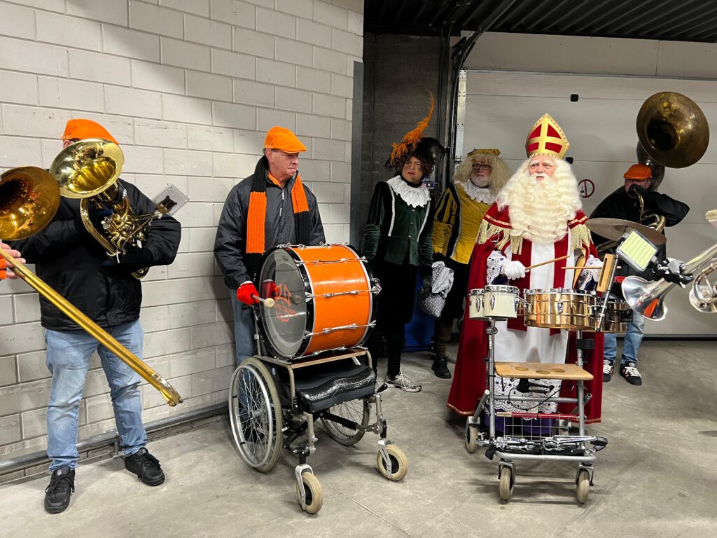 Maxis Sinterklaasliedjes Muiden Dweilorkest
