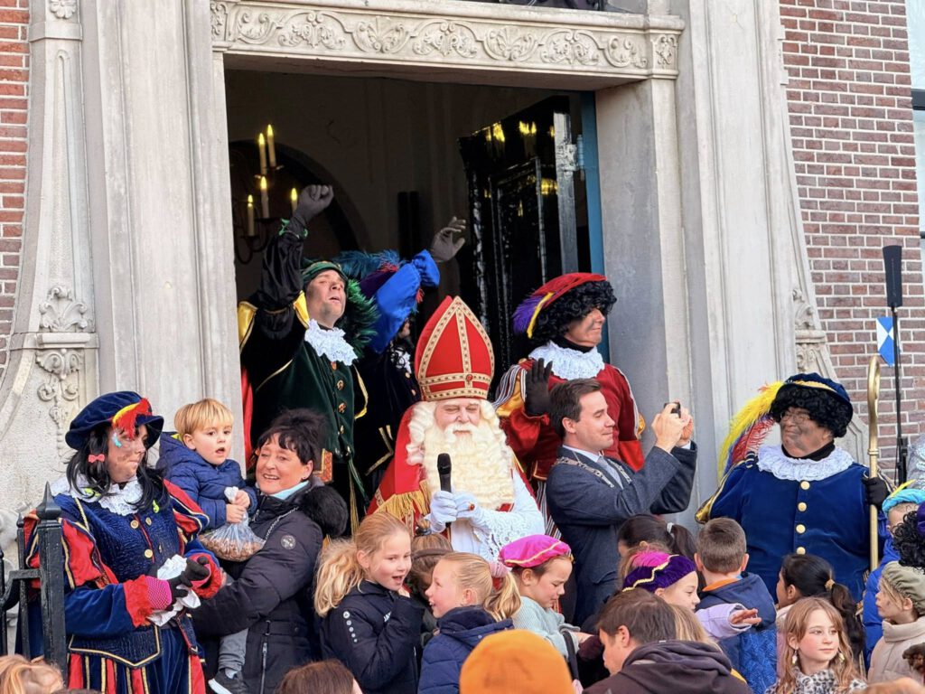 Sinterklaasintocht Edam Dweilorkest Weesp